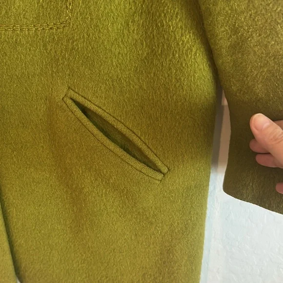 Vintage 1960s Dark Chartreuse Wool Coat Size Medium. - Picture 2 of 15
